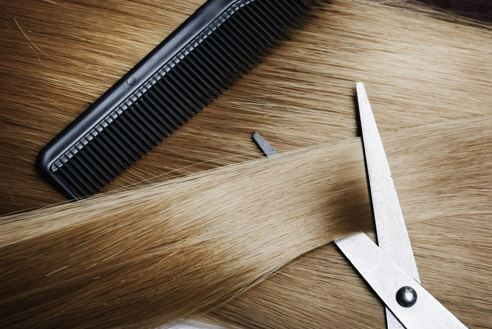 how to cut hair extenisons